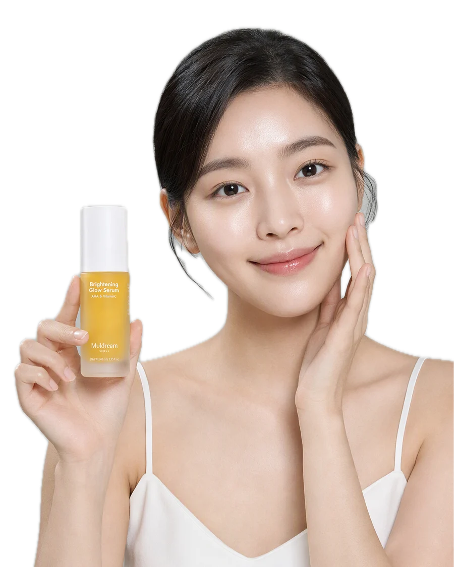 Brightening Glow Serum – AHA ve C Vitaminli Aydınlatıcı Serum 40 ml kullanan model