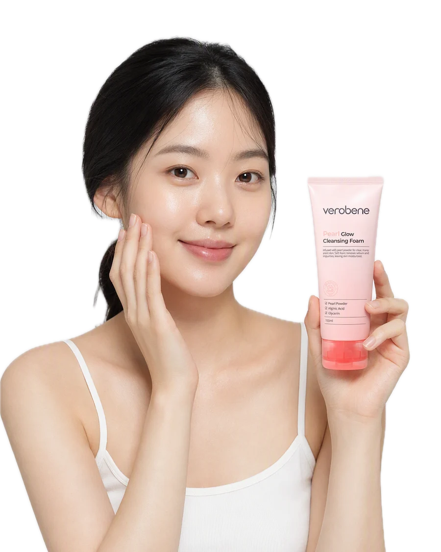 Pearl Glow Cleansing Foam İnci Tozu İçeren Aydınlatıcı Temizleme Köpüğü 150ML kullanan model