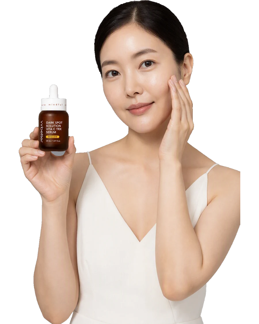 Dark Spot Solution Vita C TRX Serum kullanan model